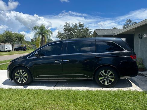 Used 2015 Honda Odyssey Touring image 4