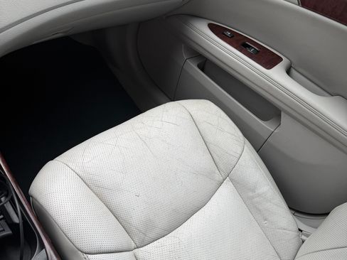 Used 2011 Toyota Avalon Limited image 12