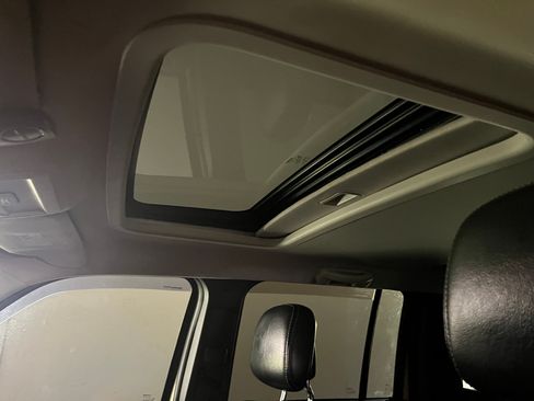 Used 2012 Jeep Liberty Limited w/ Tire & Wheel Group image 12