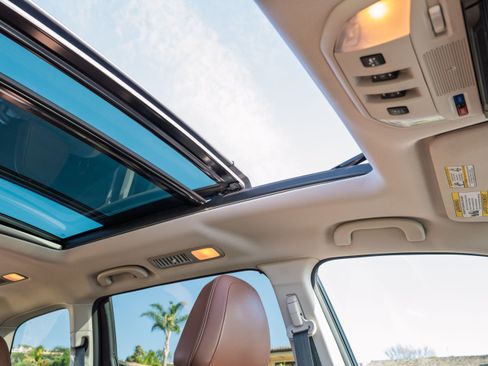 Used 2021 Subaru Ascent Touring w/ Popular Package #2 image 21