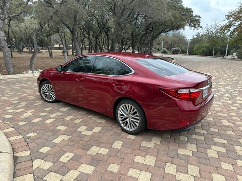 Used 2013 Lexus ES 350 image 2