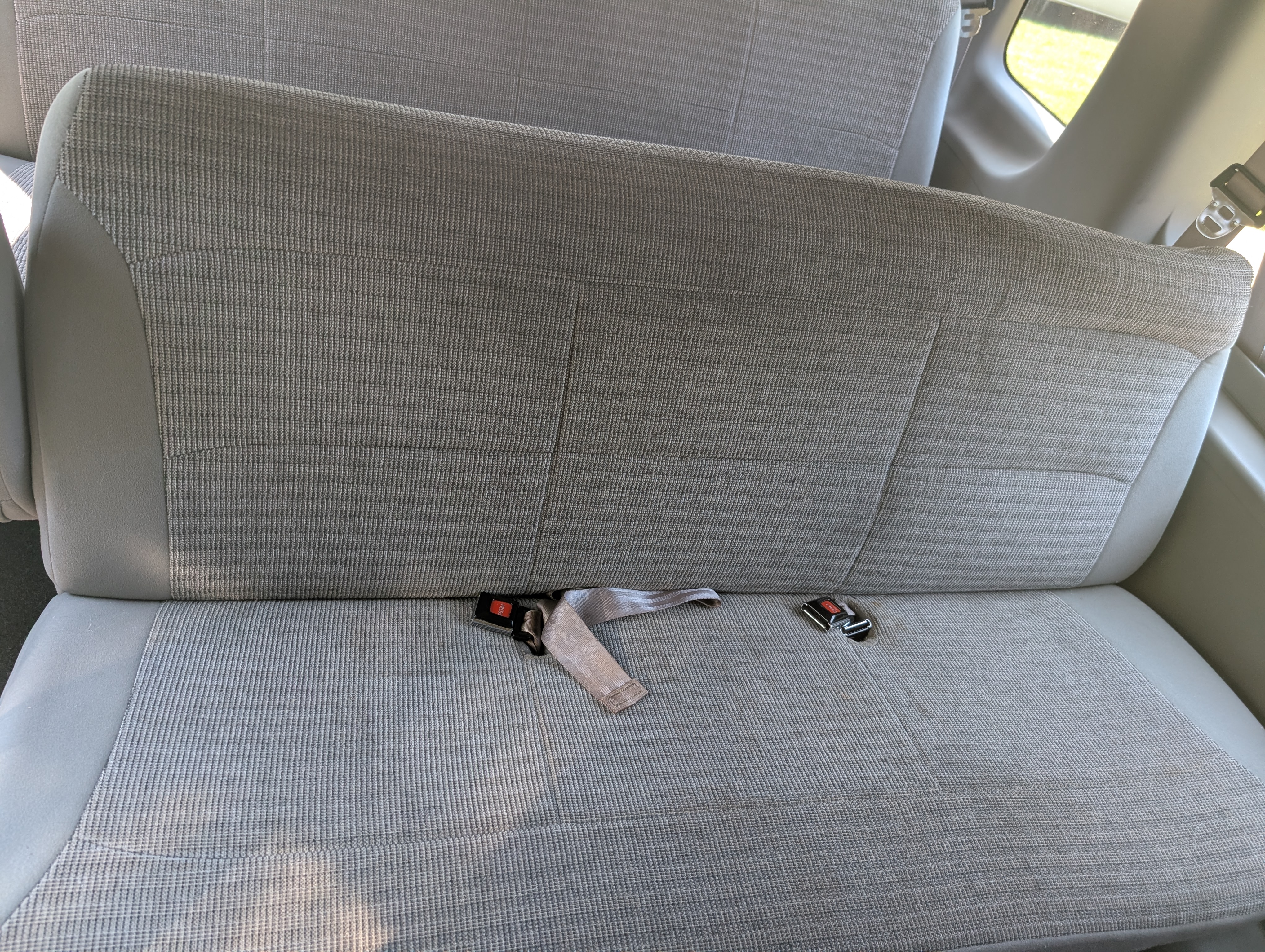 Used 2000 Ford E-350 and Econoline 350 Club Wagon RWD image 18