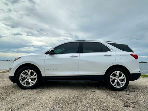 Used 2021 Chevrolet Equinox Premier FWD image 2