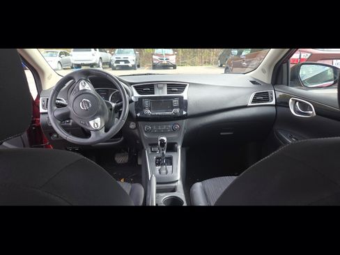 Used 2016 Nissan Sentra SV w/ Style Package image 9
