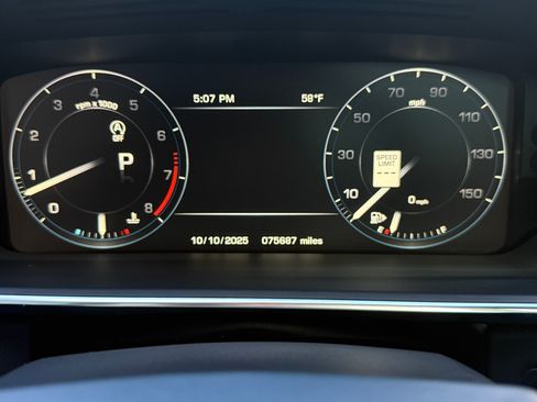 Used 2016 Land Rover Range Rover HSE image 12