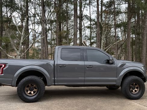 Used 2018 Ford F150 Raptor w/ Equipment Group 802A Luxury image 4