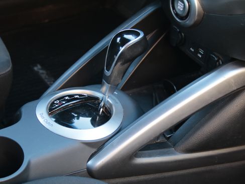 Used 2017 Hyundai Veloster Value Edition image 19