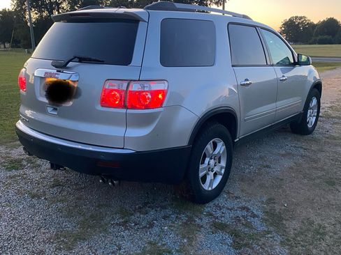 Used 2012 GMC Acadia SLE image 2