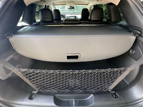 Used 2015 Jeep Cherokee Trailhawk w/ Comfort/Convenience Group AWD/4WD image 28