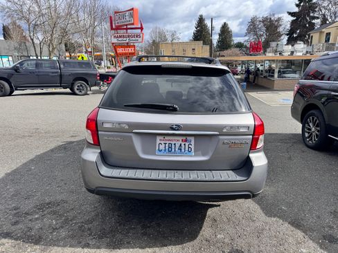 Used 2009 Subaru Outback 2.5i Limited image 9