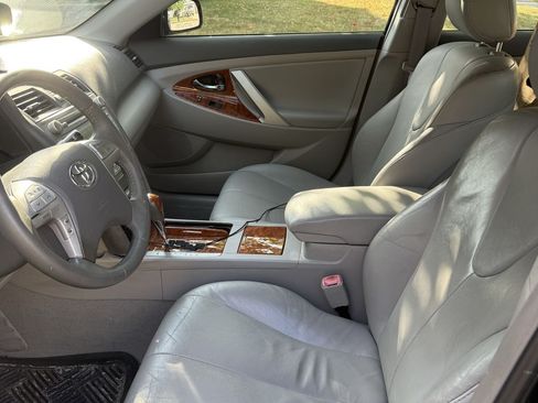 Used 2009 Toyota Camry XLE FWD image 6