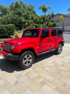 Used 2016 Jeep Wrangler Unlimited Sahara w/ Connectivity Group AWD/4WD image 2