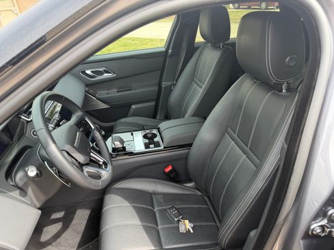 Used 2023 Land Rover Range Rover Velar S image 12