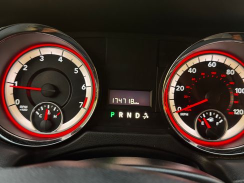 Used 2016 Dodge Grand Caravan American Value Package w/ UConnect Hands-Free Group image 10