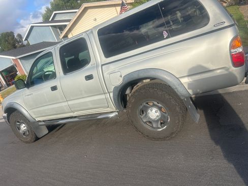 Used 2004 Toyota Tacoma PreRunner image 4