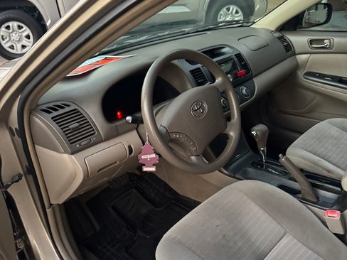 Used 2005 Toyota Camry LE image 6