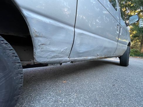 Used 2002 Ford E-350 and Econoline 350 Van image 11