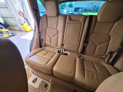 Used 2012 Porsche Cayenne S image 22