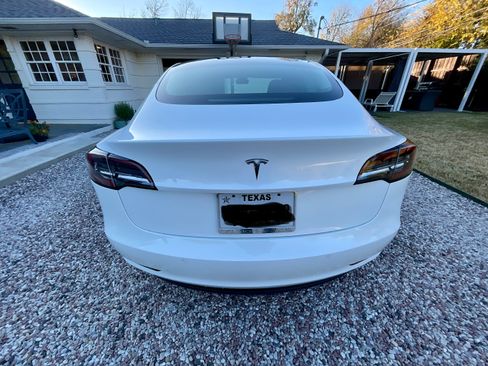Used 2019 Tesla Model 3 Standard Range Plus image 5