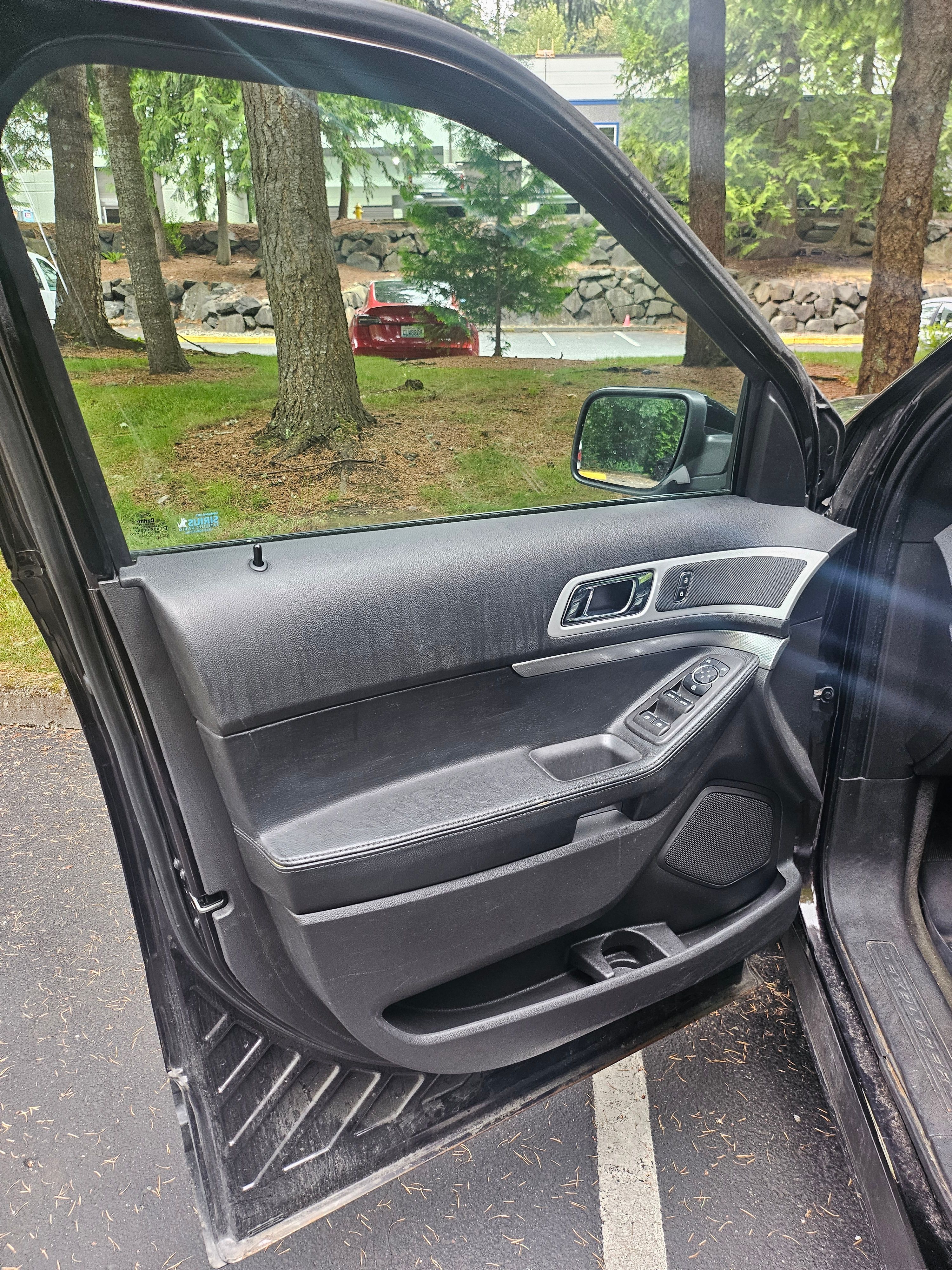 Used 2013 Ford Explorer XLT AWD/4WD image 9