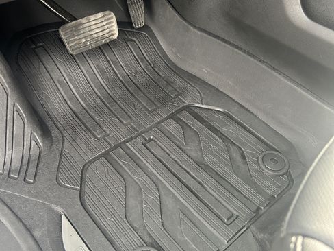 Used 2025 GMC Sierra 1500 SLT w/ SLT Premium Plus Package image 12