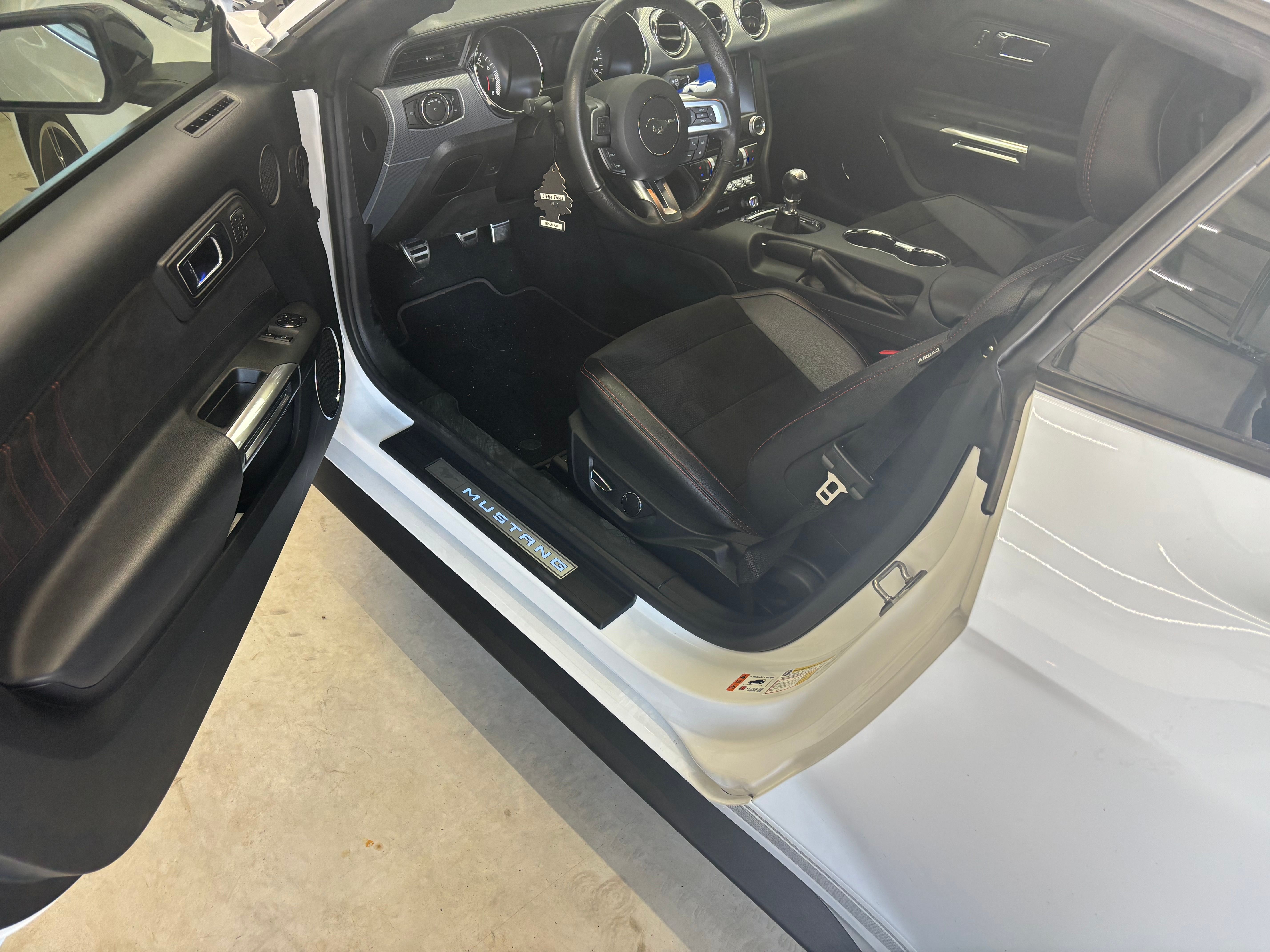 Used 2016 Ford Mustang GT Premium w/ Equipment Group 401A RWD image 14
