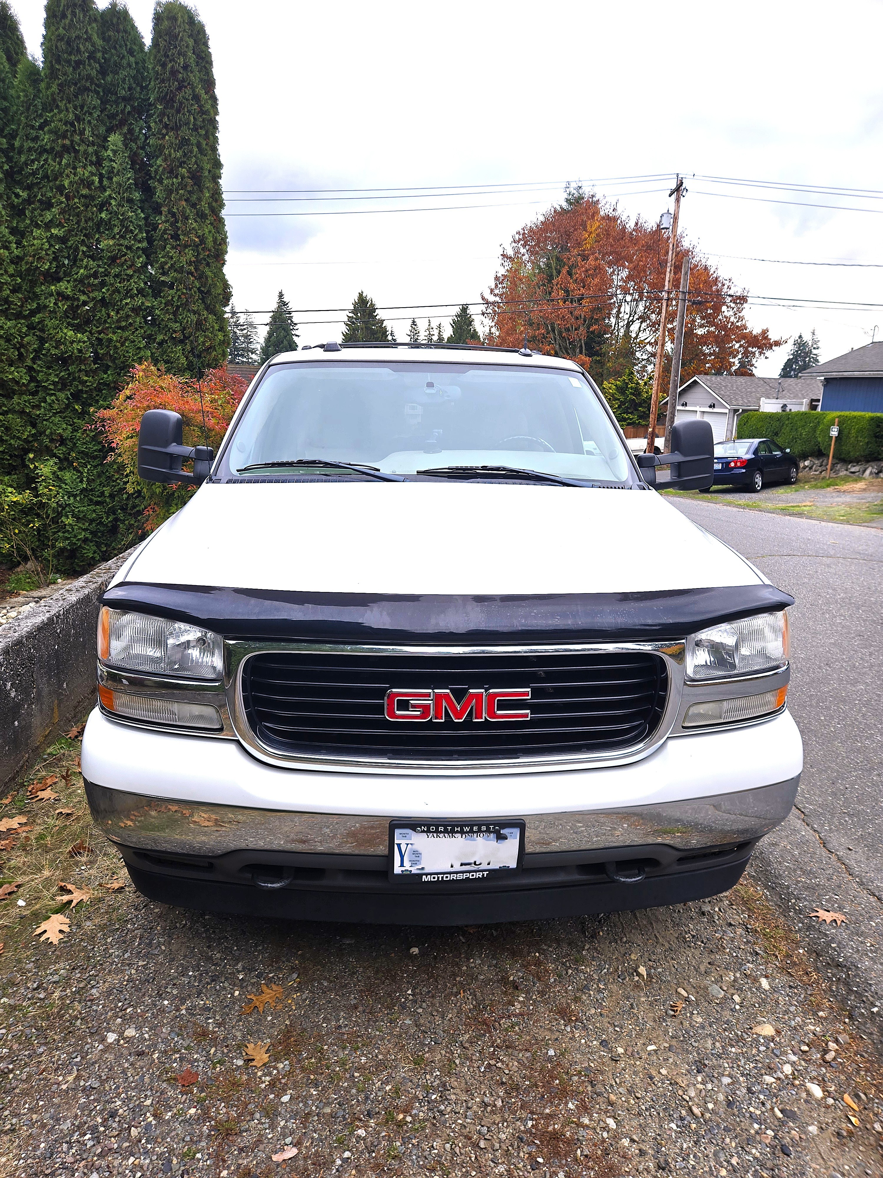Used 2005 GMC Yukon XL SLT w/ SLT Preferred Equipment Group AWD/4WD image 5