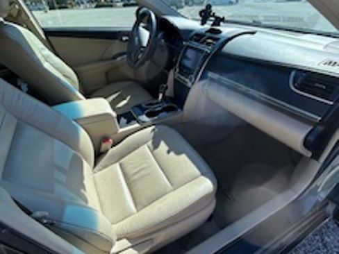 Used 2014 Toyota Camry XLE image 13