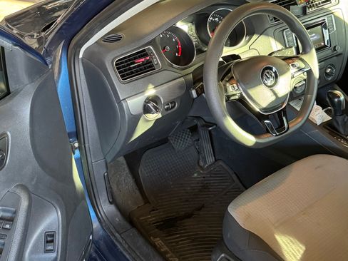 Used 2017 Volkswagen Jetta S image 8