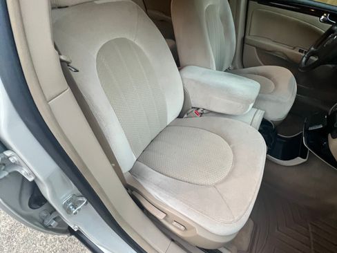 Used 2011 Buick Lucerne CX image 11