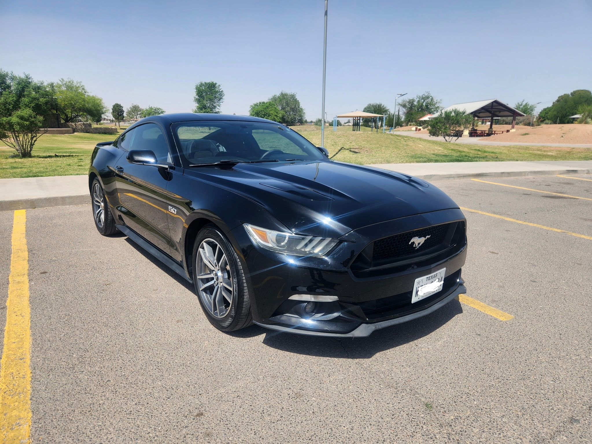 Used 2015 Ford Mustang GT RWD image 1