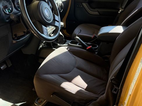 Used 2013 Jeep Wrangler Unlimited Sport image 10