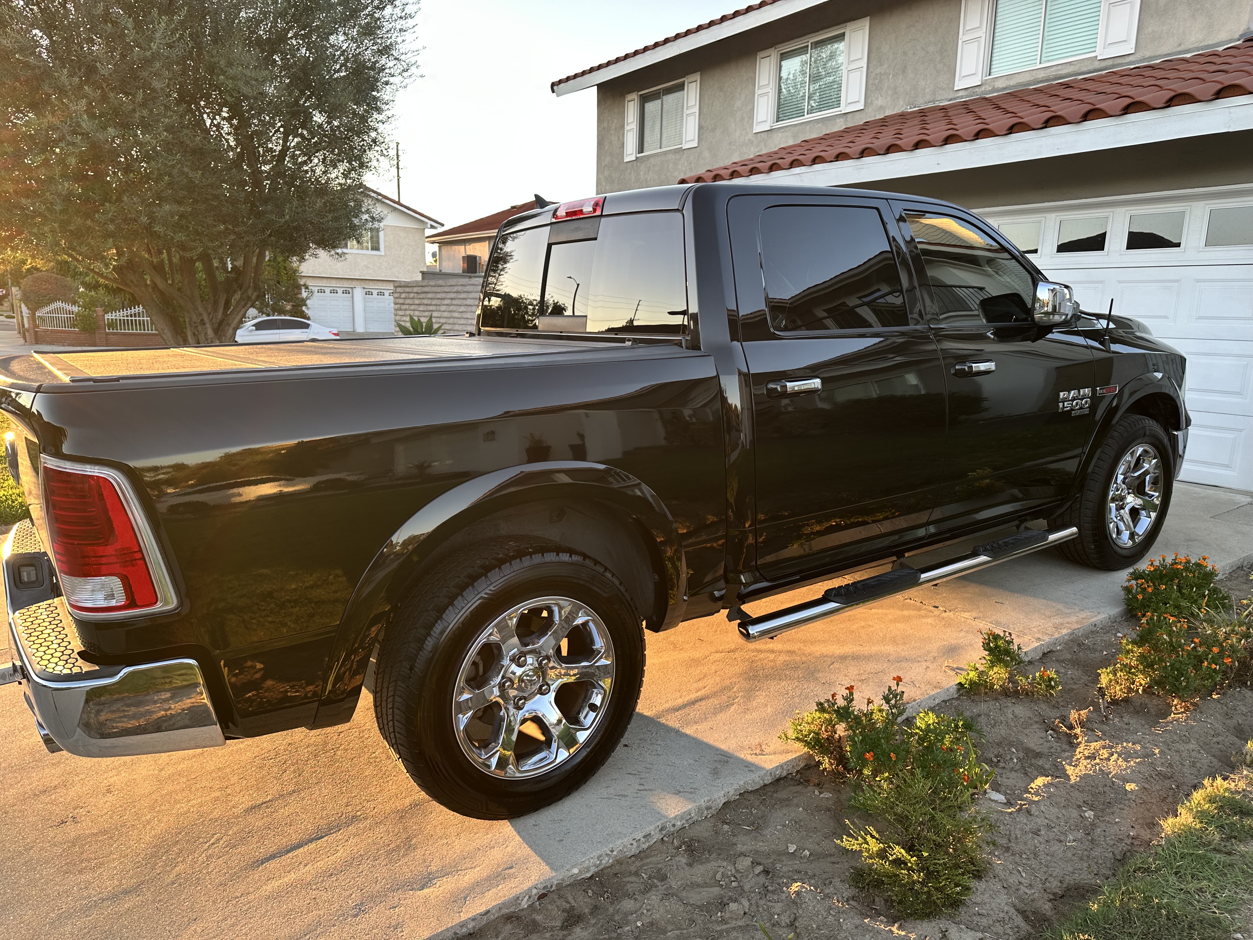 Used 2019 RAM 1500 Laramie RWD image 14