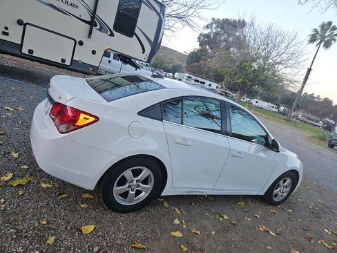 Used 2015 Chevrolet Cruze LT w/ Technology Package image 5
