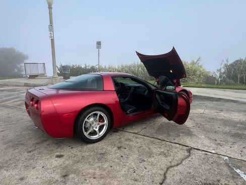 Used 2004 Chevrolet Corvette Coupe w/ Preferred Equipment Group RWD image 19