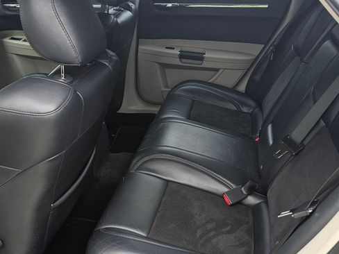 Used 2006 Chrysler 300 SRT8 w/ SRT Option Group I image 10