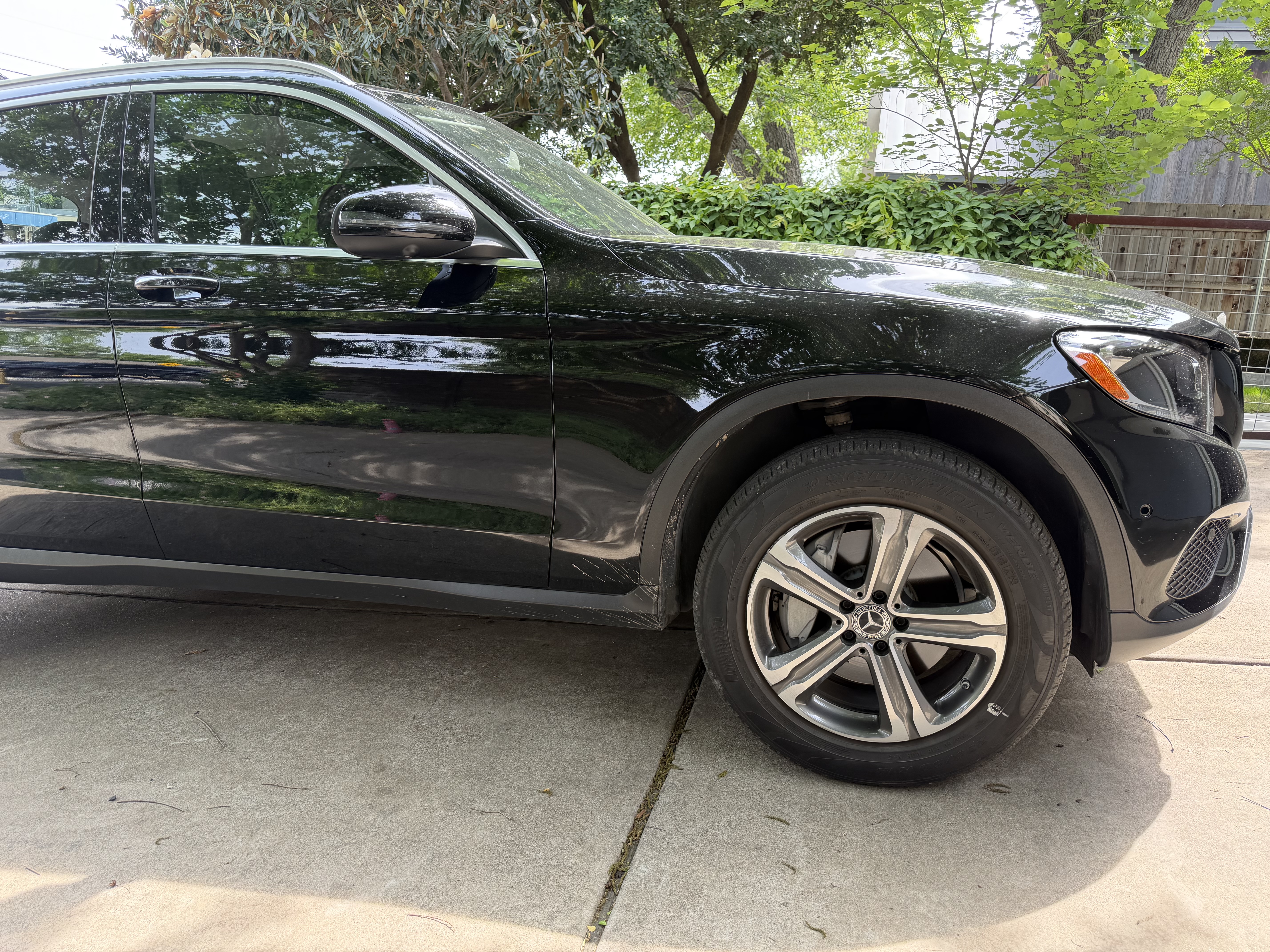 Used 2019 Mercedes-Benz GLC 300 image 1