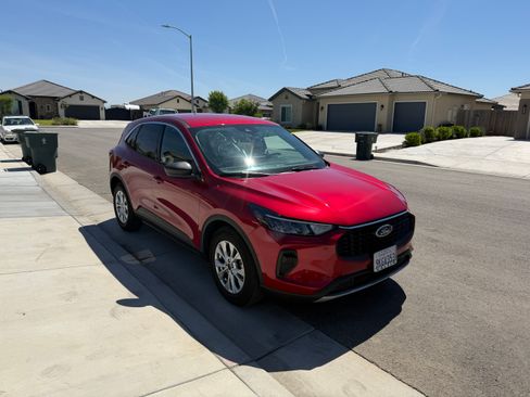 Used 2023 Ford Escape Active w/ Tech Pack #1 image 4
