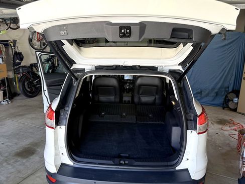 Used 2016 Ford Escape Titanium FWD image 9
