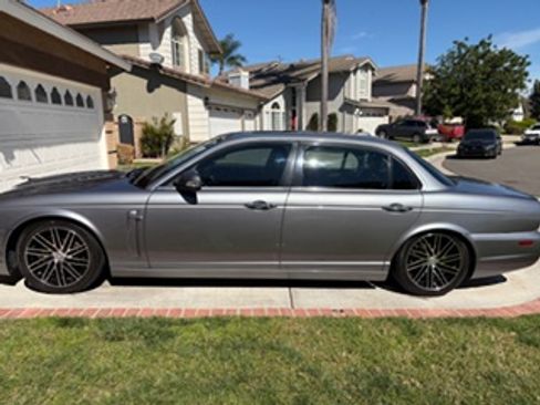 Used 2008 Jaguar XJ8 image 5