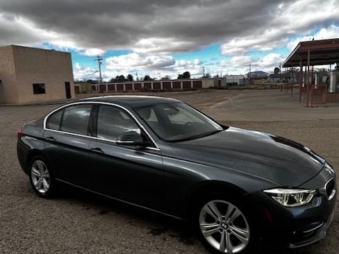 Used 2017 BMW 330i xDrive Sedan image 1