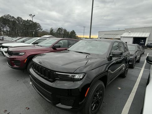 Used 2025 Jeep Grand Cherokee L Limited w/ Luxury Tech Group II image 1