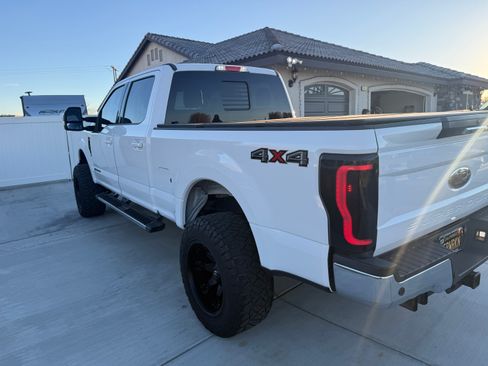 Used 2019 Ford F250 Lariat w/ Lariat Value Package image 6