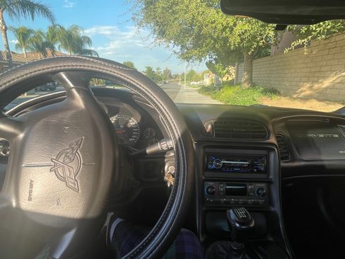 Used 1999 Chevrolet Corvette Convertible w/ Memory Pkg image 4