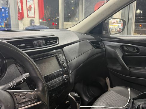 Used 2020 Nissan Rogue S AWD/4WD image 12