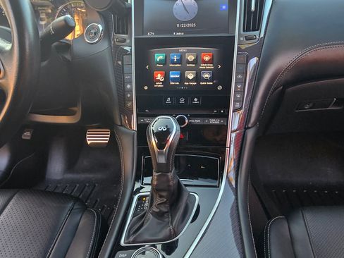 Used 2017 INFINITI Q60 Red Sport 400 image 12