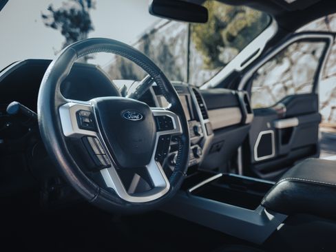 Used 2019 Ford F450 Lariat w/ Chrome Package image 6