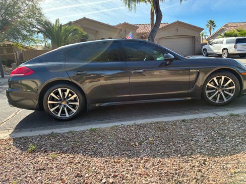 Used 2015 Porsche Panamera image 19