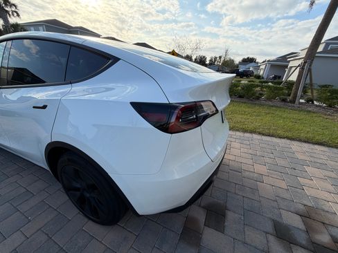 Used 2025 Tesla Model Y Long Range image 22