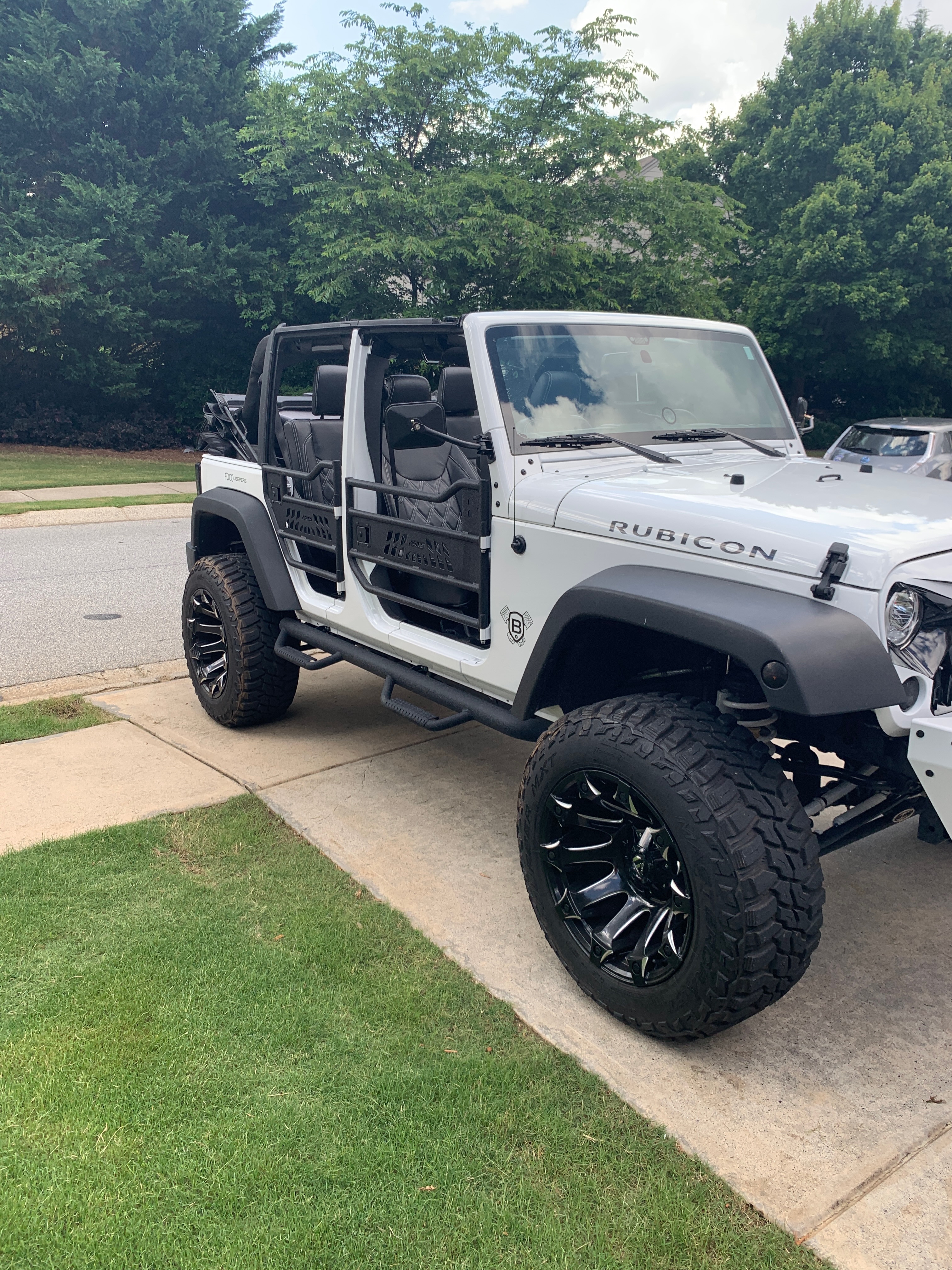 Used 2017 Jeep Wrangler Unlimited Rubicon w/ Connectivity Group AWD/4WD image 15